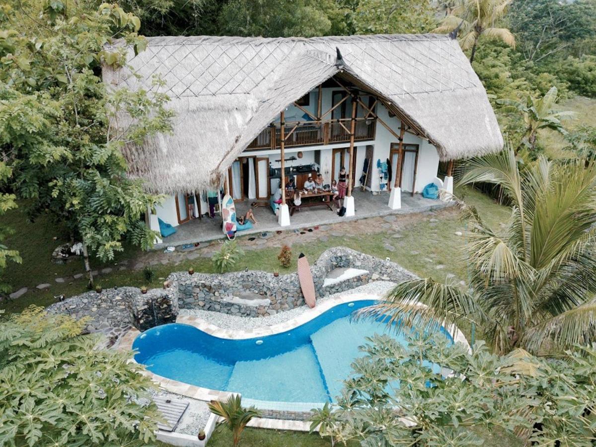 فندق Kuta في  Batu Bambu المظهر الخارجي الصورة